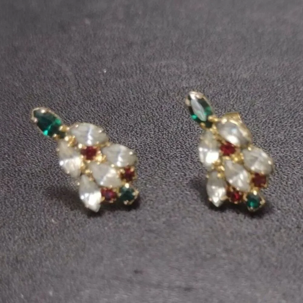 Vintage gold tone rhinestone holiday earrings tree dainty red green